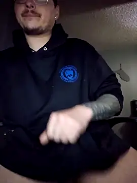 Snapshot of MrBiggBallz chatting on January 2025 12:48:01 AM MrBiggBallz online show from January 2025 12:48:01 AM