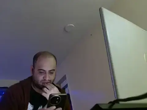 Snapshot of alphaswitchard chatting on December 2024 09:38:02 PM alphaswitchard online show from December 2024 09:38:02 PM