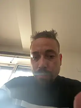 Snapshot of SweetBoy32 chatting on May 2026 01:10:02 PM SweetBoy32 online show from May 2026 01:10:02 PM