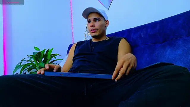 rick03 leto online show from December 2025 04:18:02 AM