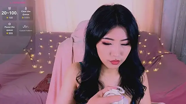 Snapshot of Wendy__Hills chatting on May 2026 05:37:02 AM Wendy Hills online show from May 2026 05:37:02 AM