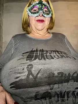 Snapshot of mariannecox chatting on December 2024 10:32:02 PM mariannecox online show from December 2024 10:32:02 PM