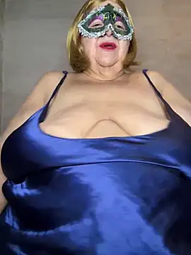 Snapshot of mariannecox chatting on January 2025 01:58:01 PM mariannecox online show from January 2025 01:58:01 PM