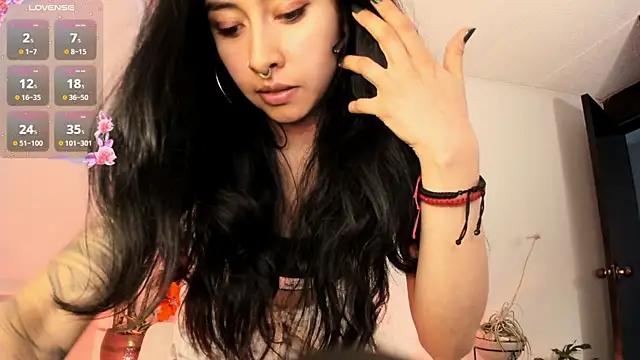 Snapshot of sara-lauren chatting on December 2024 03:39:01 PM sara-lauren online show from December 2024 03:39:01 PM