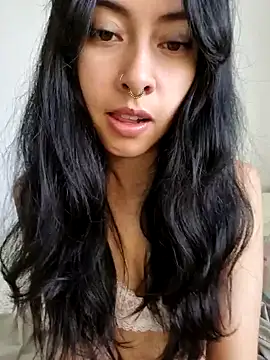 Snapshot of sara-lauren chatting on January 2025 03:44:02 PM sara-lauren online show from January 2025 03:44:02 PM