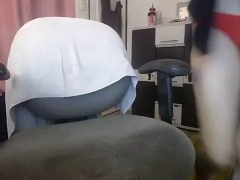 Snapshot of Milkshaker_angel chatting on December 2025 11:13:01 PM Milkshaker angel online show from December 2025 11:13:01 PM