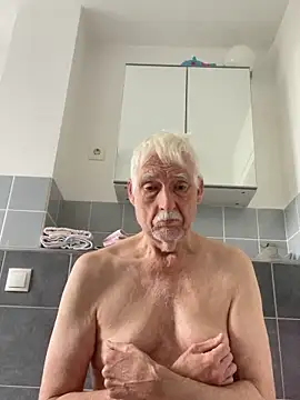 Snapshot of Steffibi1954 chatting on October 2025 12:17:02 PM Steffibi1954 online show from October 2025 12:17:02 PM