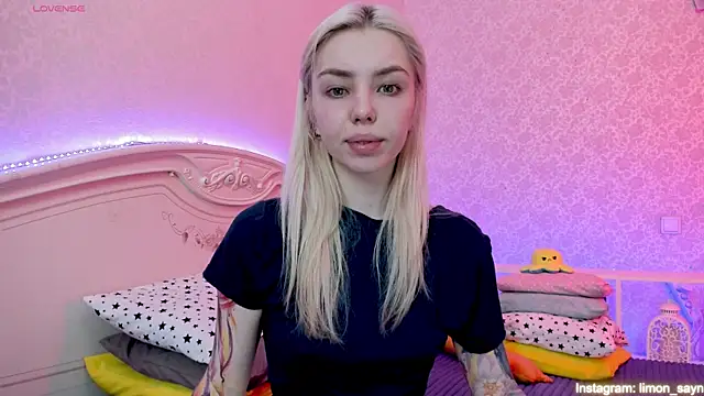 LillyMoure  online show from February 2025 11:59:02 PM