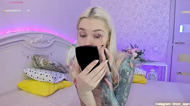 LillyMoure  online show from March 2025 12:00:01 AM