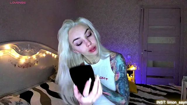 Snapshot of LillyMoure_ chatting on July 2026 11:09:02 PM LillyMoure online show from July 2026 11:09:02 PM
