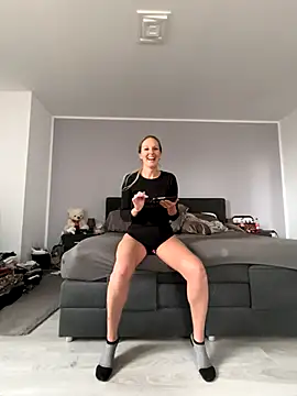 MaviePearl online show from October 2025 09:29:01 AM