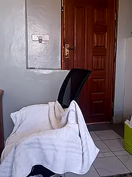 Snapshot of Prettybecs chatting on February 2025 05:05:02 AM Prettybecs online show from February 2025 05:05:02 AM