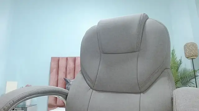 sophia hadid online show from November 2025 07:21:01 PM