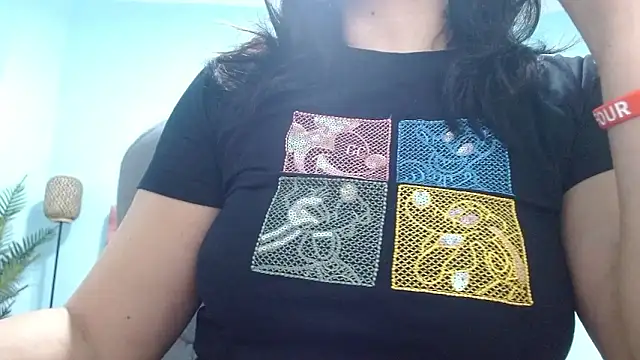 Snapshot of sophia_hadid chatting on January 2026 07:37:02 PM sophia hadid online show from January 2026 07:37:02 PM