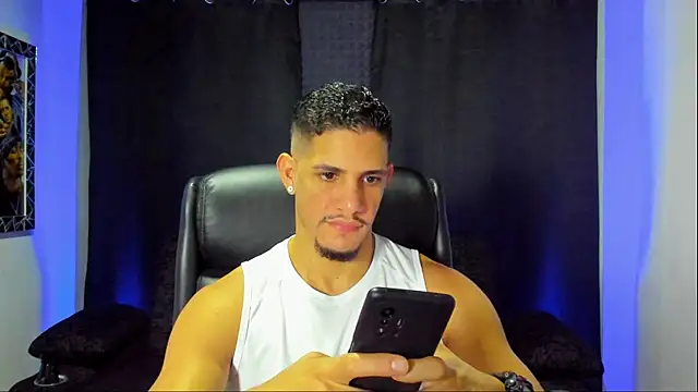 jhonnysnow17 online show from November 2025 11:51:02 PM