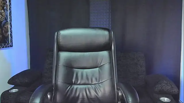 jhonnysnow17 online show from March 2026 06:41:02 PM