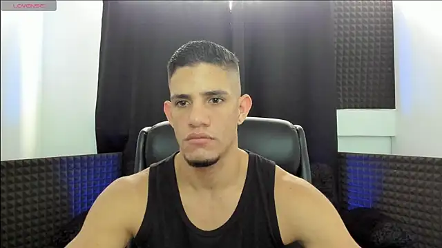 jhonnysnow17 online show from June 2026 06:39:01 PM