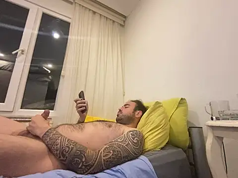 Snapshot of constantine_01 chatting on December 2024 01:03:01 AM constantine 01 online show from December 2024 01:03:01 AM