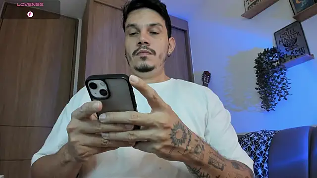 Snapshot of alejandro_stark chatting on June 2026 09:59:02 AM alejandro stark online show from June 2026 09:59:02 AM