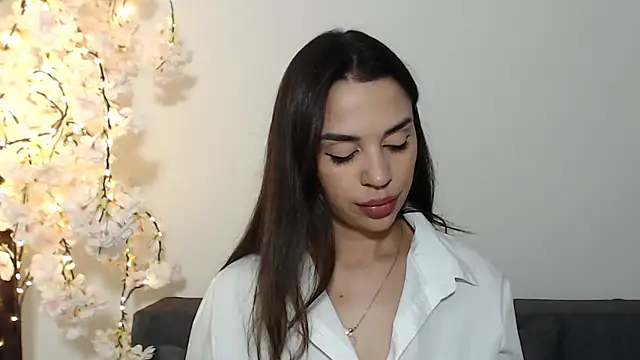 Snapshot of Mika_Gold chatting on October 2025 04:41:02 PM Mika Gold online show from October 2025 04:41:02 PM