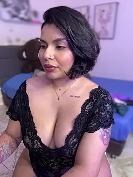 Snapshot of GigiiStone chatting on February 2025 11:25:02 PM GigiiStone online show from February 2025 11:25:02 PM