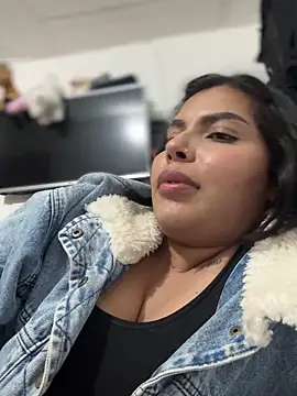 Snapshot of GigiiStone chatting on November 2025 11:26:02 PM GigiiStone online show from November 2025 11:26:02 PM