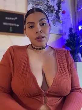 Snapshot of GigiiStone chatting on November 2025 09:48:02 PM GigiiStone online show from November 2025 09:48:02 PM