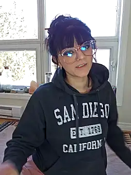 Snapshot of anyalikestosuck chatting on February 2025 08:57:01 PM anyalikestosuck online show from February 2025 08:57:01 PM