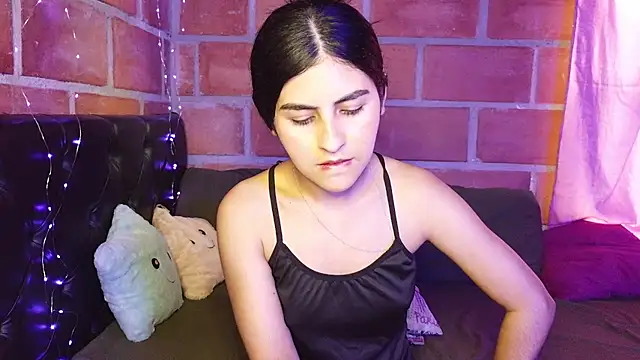 Nathacha online show from June 2026 11:09:02 PM