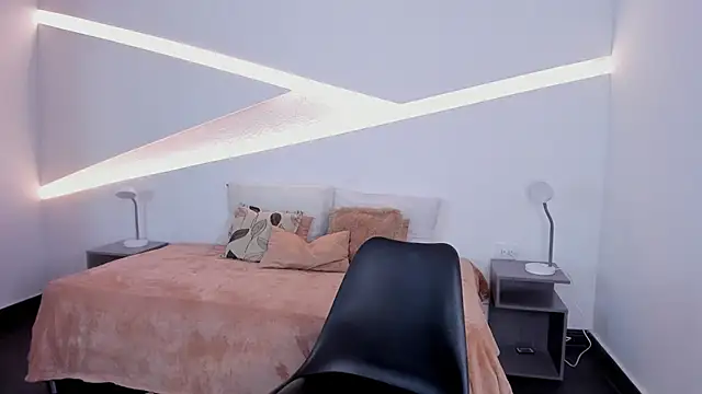 Snapshot of hot_little_bunny chatting on December 2024 12:13:01 AM hot little bunny online show from December 2024 12:13:01 AM