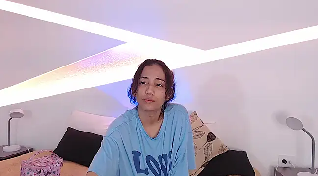 Snapshot of hot_little_bunny chatting on December 2024 04:39:01 PM hot little bunny online show from December 2024 04:39:01 PM