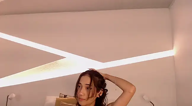 Snapshot of hot_little_bunny chatting on January 2025 10:40:01 PM hot little bunny online show from January 2025 10:40:01 PM