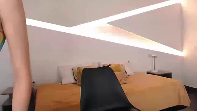 Snapshot of hot_little_bunny chatting on January 2025 09:15:01 PM hot little bunny online show from January 2025 09:15:01 PM