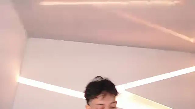 Snapshot of hot_little_bunny chatting on January 2025 08:25:02 PM hot little bunny online show from January 2025 08:25:02 PM