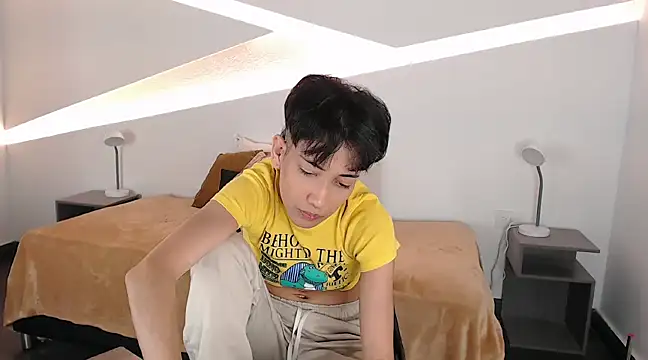 Snapshot of hot_little_bunny chatting on January 2025 11:59:02 PM hot little bunny online show from January 2025 11:59:02 PM