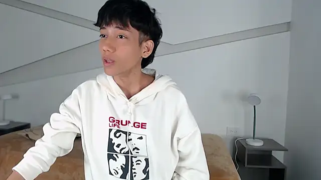 Snapshot of hot_little_bunny chatting on January 2025 12:01:01 AM hot little bunny online show from January 2025 12:01:01 AM