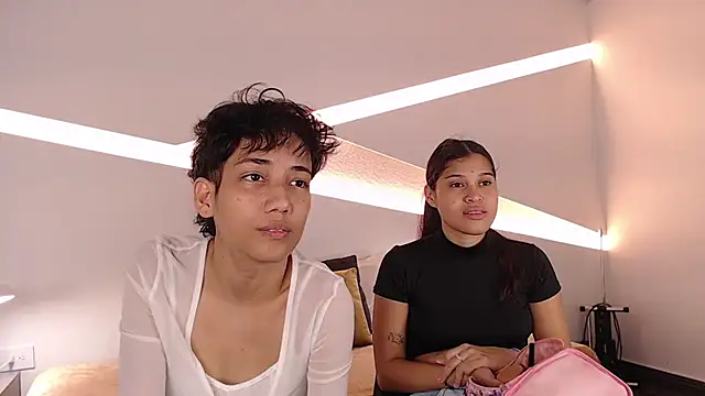 Snapshot of hot_little_bunny chatting on January 2025 08:43:02 PM hot little bunny online show from January 2025 08:43:02 PM