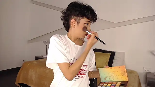 Snapshot of hot_little_bunny chatting on February 2025 08:56:01 PM hot little bunny online show from February 2025 08:56:01 PM