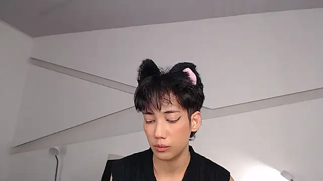 Snapshot of hot_little_bunny chatting on February 2025 11:45:01 PM hot little bunny online show from February 2025 11:45:01 PM