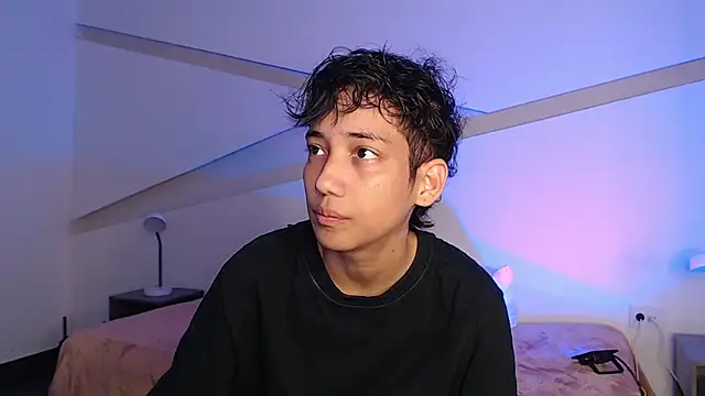 Snapshot of hot_little_bunny chatting on February 2025 08:31:01 PM hot little bunny online show from February 2025 08:31:01 PM