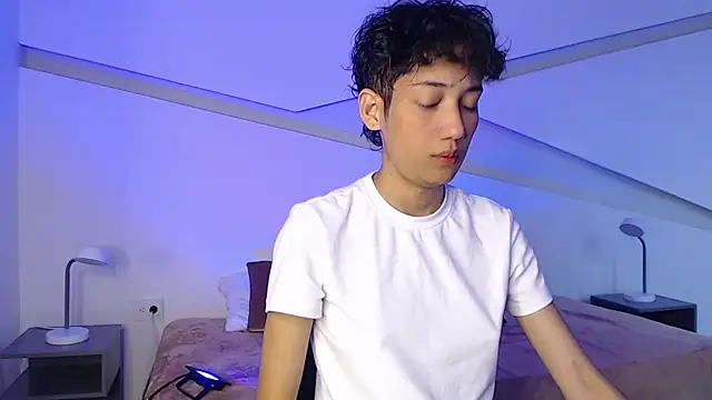 Snapshot of hot_little_bunny chatting on February 2025 08:40:01 PM hot little bunny online show from February 2025 08:40:01 PM