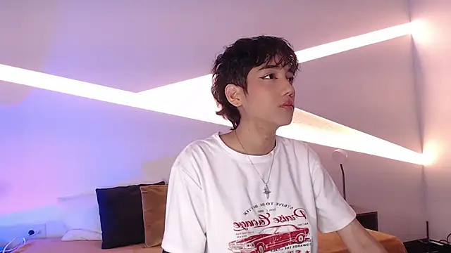 Snapshot of hot_little_bunny chatting on February 2025 08:14:02 PM hot little bunny online show from February 2025 08:14:02 PM