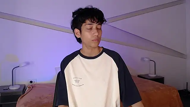 Snapshot of hot_little_bunny chatting on February 2025 08:55:01 PM hot little bunny online show from February 2025 08:55:01 PM