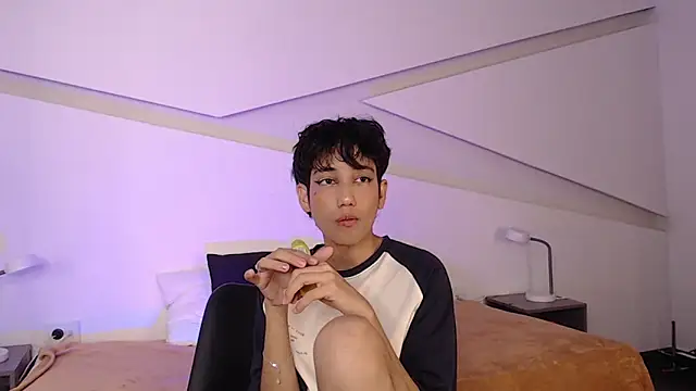 Snapshot of hot_little_bunny chatting on February 2025 12:09:01 AM hot little bunny online show from February 2025 12:09:01 AM