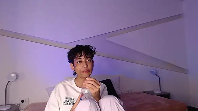 Snapshot of hot_little_bunny chatting on March 2025 12:28:02 AM hot little bunny online show from March 2025 12:28:02 AM