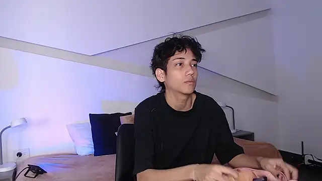 Snapshot of hot_little_bunny chatting on March 2025 08:37:02 PM hot little bunny online show from March 2025 08:37:02 PM