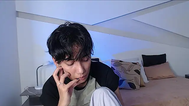 Snapshot of hot_little_bunny chatting on March 2025 09:27:01 PM hot little bunny online show from March 2025 09:27:01 PM