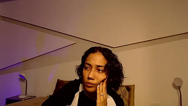 Snapshot of hot_little_bunny chatting on September 2025 09:36:02 PM hot little bunny online show from September 2025 09:36:02 PM