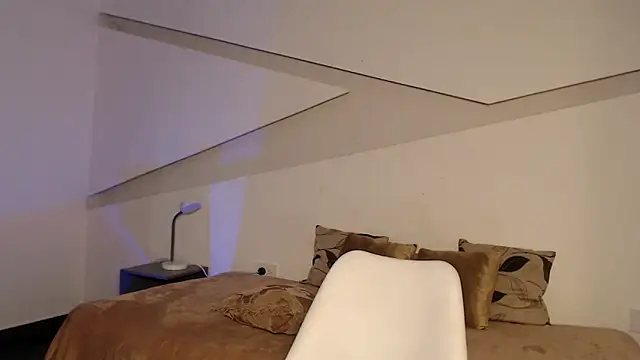 Snapshot of hot_little_bunny chatting on September 2025 08:46:01 PM hot little bunny online show from September 2025 08:46:01 PM