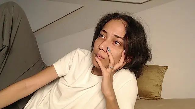 Snapshot of hot_little_bunny chatting on October 2025 09:32:02 PM hot little bunny online show from October 2025 09:32:02 PM